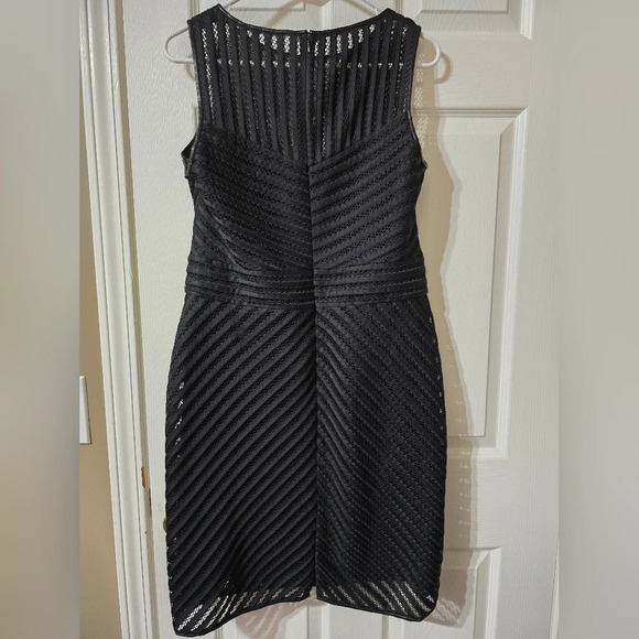 LRL Textured Chevron Scuba Sheath Dress, Vegan Leather Trim, Cage Neck, EUC! - Picture 8 of 14